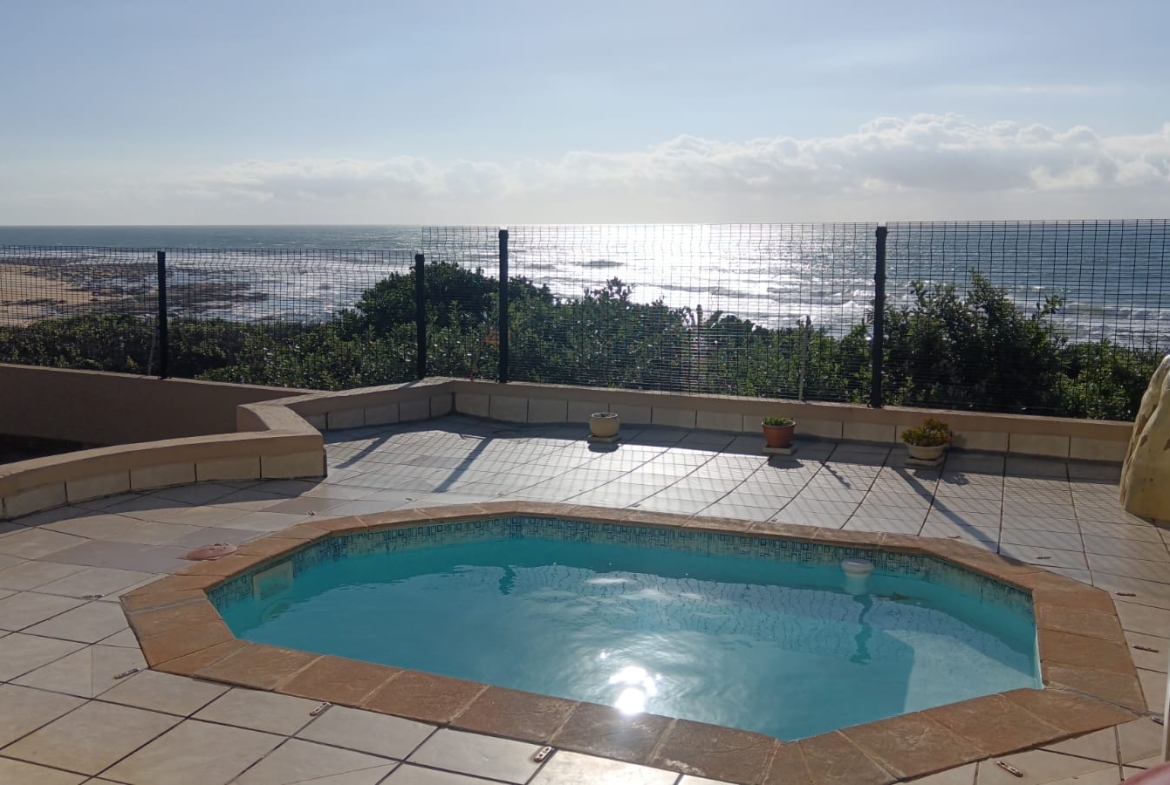 4 Bed, 4 Bath residence boasting breathtaking Shelly sea view For Sale