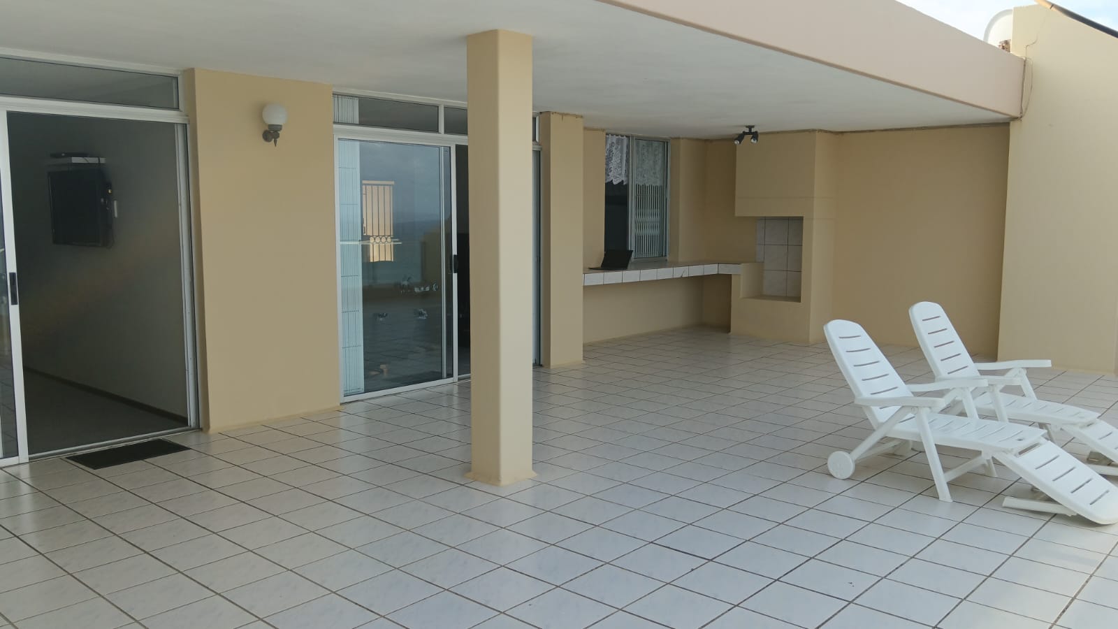 3 Bedroom, 2 Bathroom, open plan, Manaba sea view for Sale
