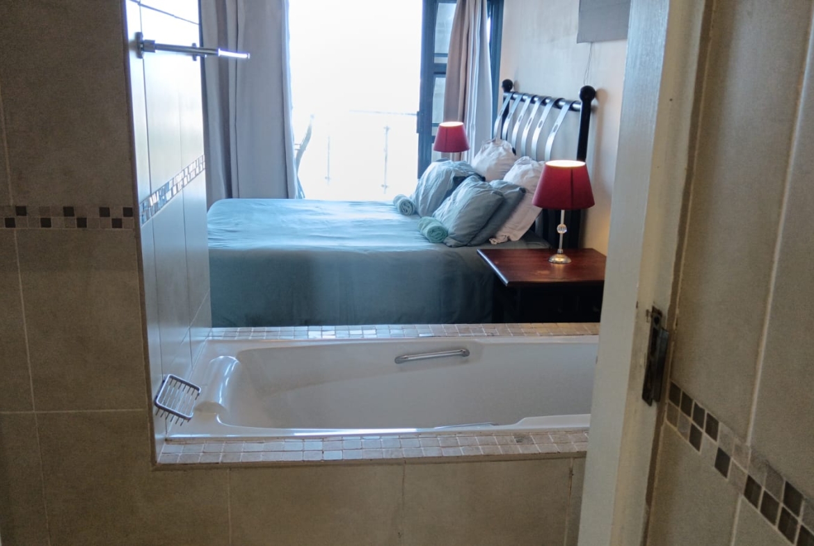 3 Bedroom, 2 Bathroom, open plan, Margate sea view For Sale