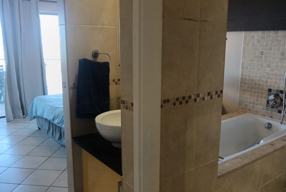 3 Bedroom, 2 Bathroom, open plan, Margate sea view For Sale