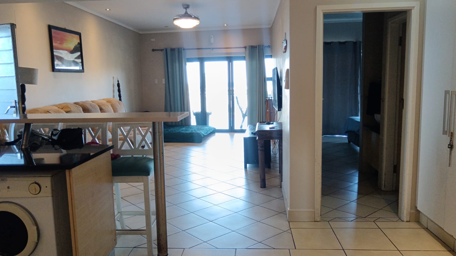 3 Bedroom, 2 Bathroom, open plan, Margate sea view For Sale