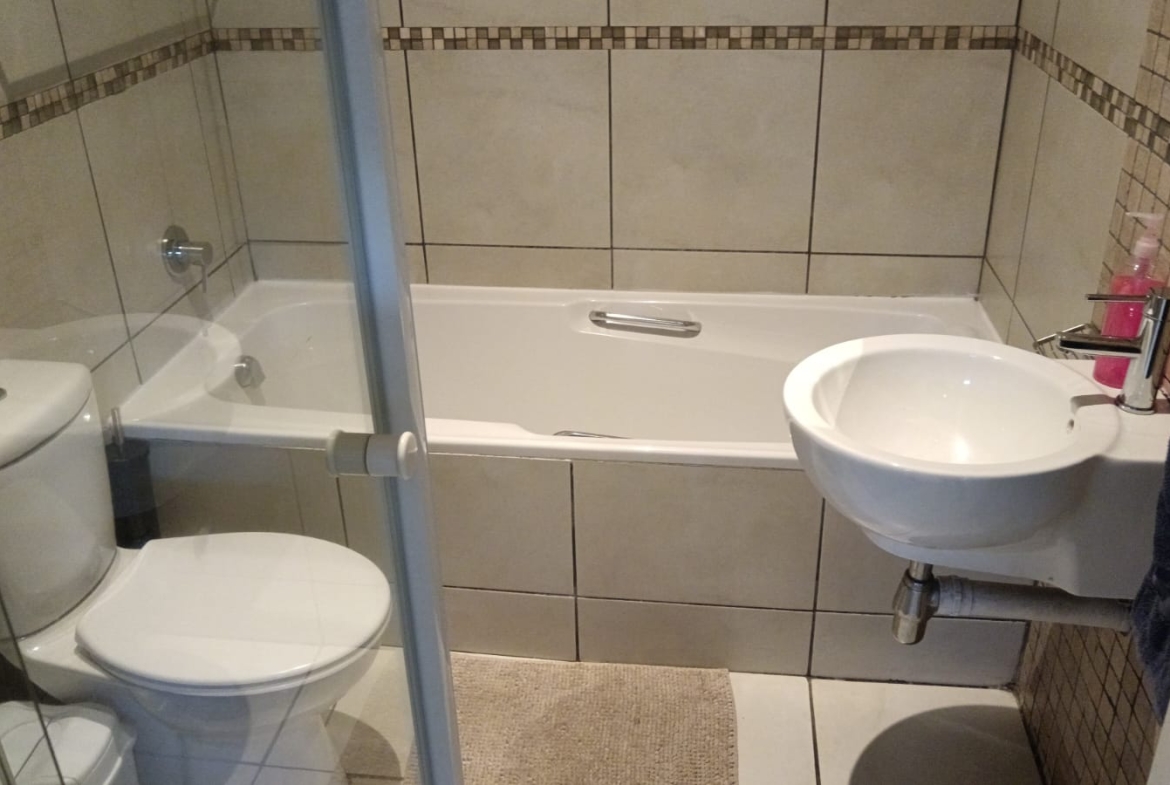 3 Bedroom, 2 Bathroom, open plan, Margate sea view For Sale