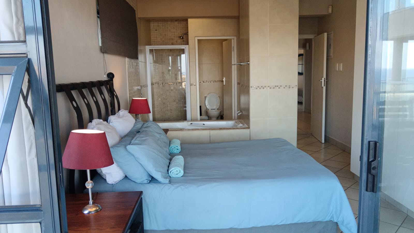 3 Bedroom, 2 Bathroom, open plan, Margate sea view For Sale