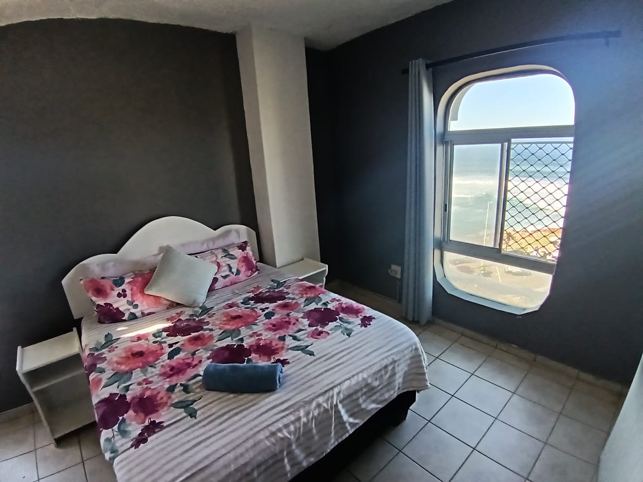 2 Bedroom, 2 Bathroom, open plan, Margate sea view for Sale