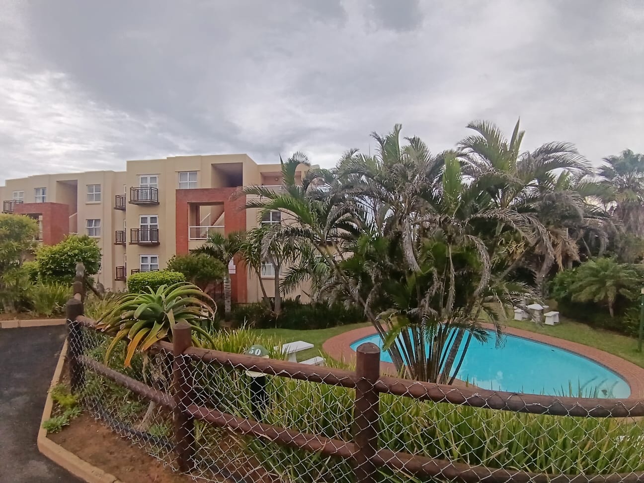 3 Bedroom, 2 Bathroom, open plan, ground floor, Margate view For Sale