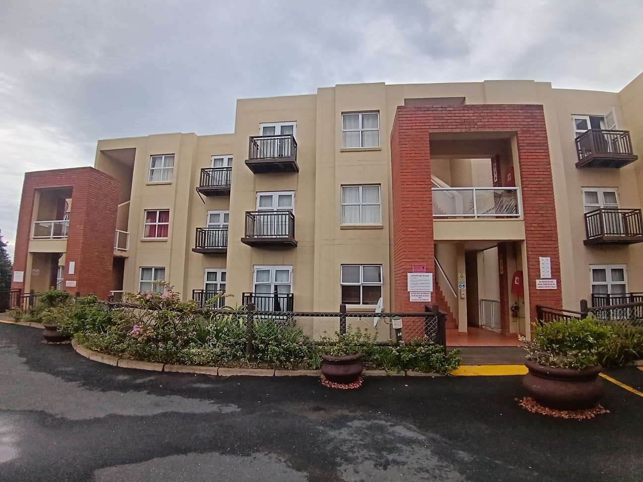 3 Bedroom, 2 Bathroom, open plan, Margate Sea View For Sale