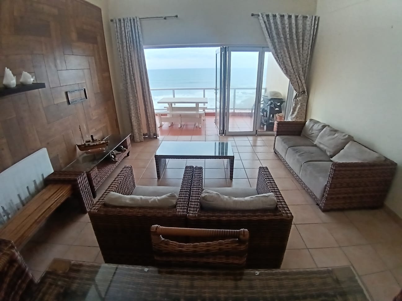 3 Bedroom, 2 Bathroom, open plan, Margate Sea View For Sale
