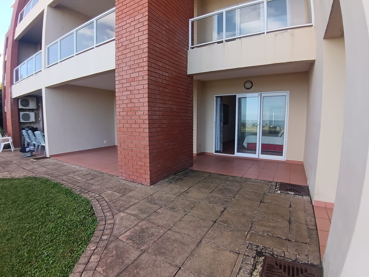 3 Bedroom, 2 Bathroom, open plan, ground floor, Margate view For Sale
