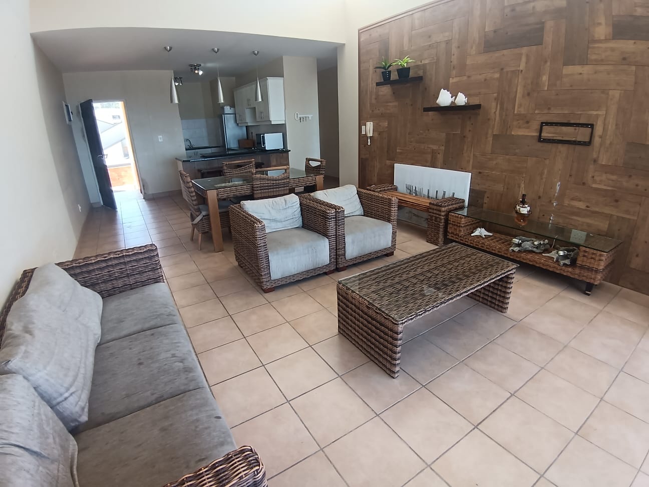 3 Bedroom, 2 Bathroom, open plan, Margate Sea View For Sale