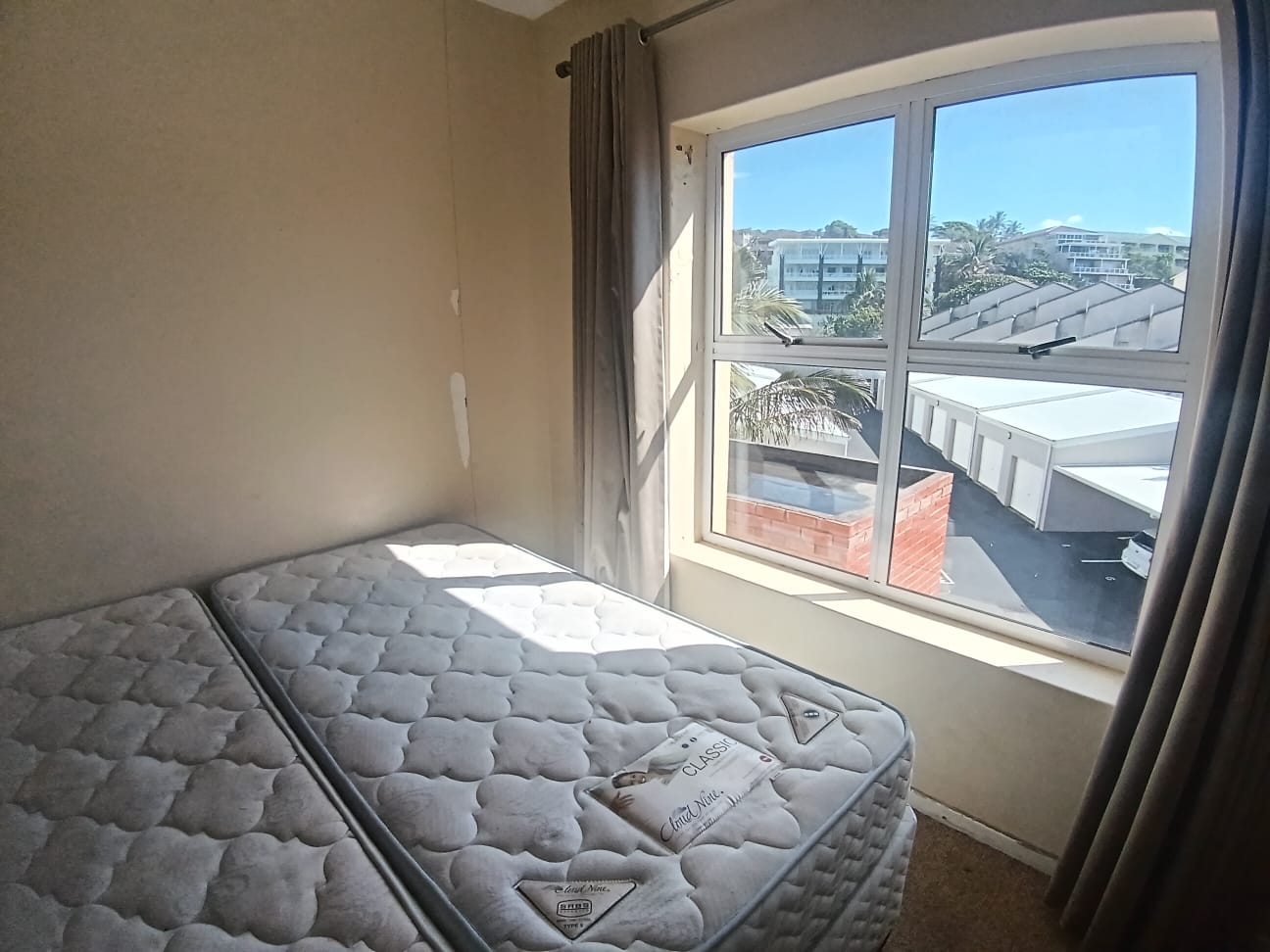 3 Bedroom, 2 Bathroom, open plan, Margate Sea View For Sale
