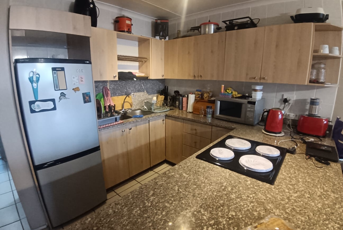 2 Bedroom, 1 Bathroom, Uvongo Sea view For Sale