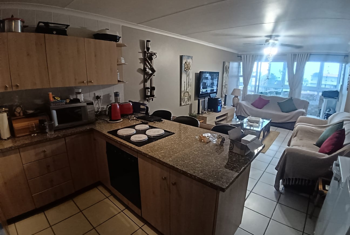 2 Bedroom, 1 Bathroom, Uvongo Sea view For Sale