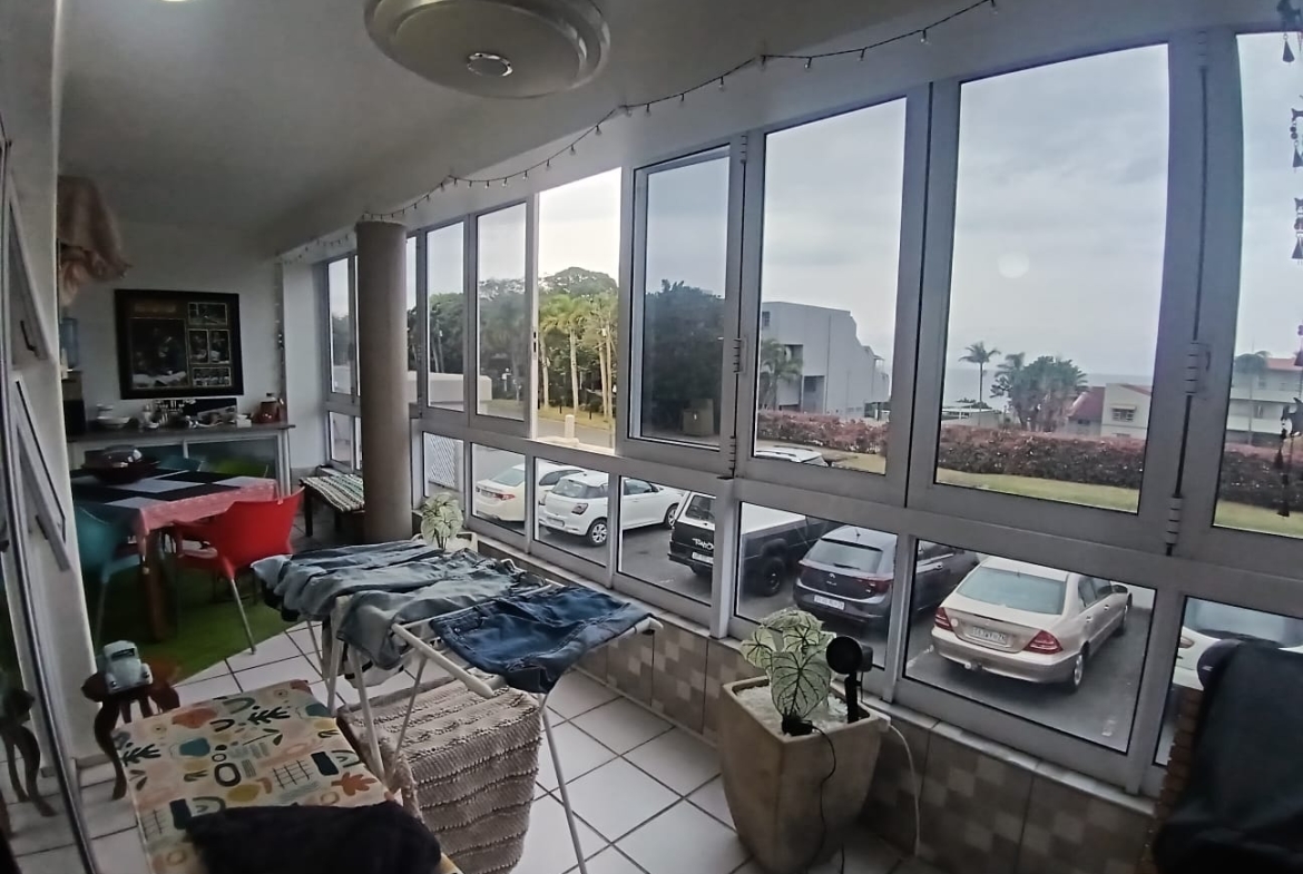 2 Bedroom, 1 Bathroom, Uvongo Sea view For Sale