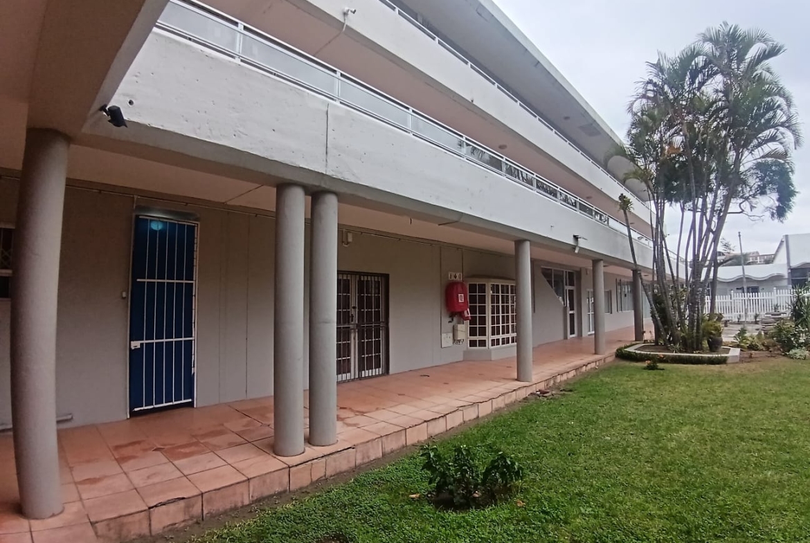 2 Bedroom, 1 Bathroom, Uvongo Sea view For Sale