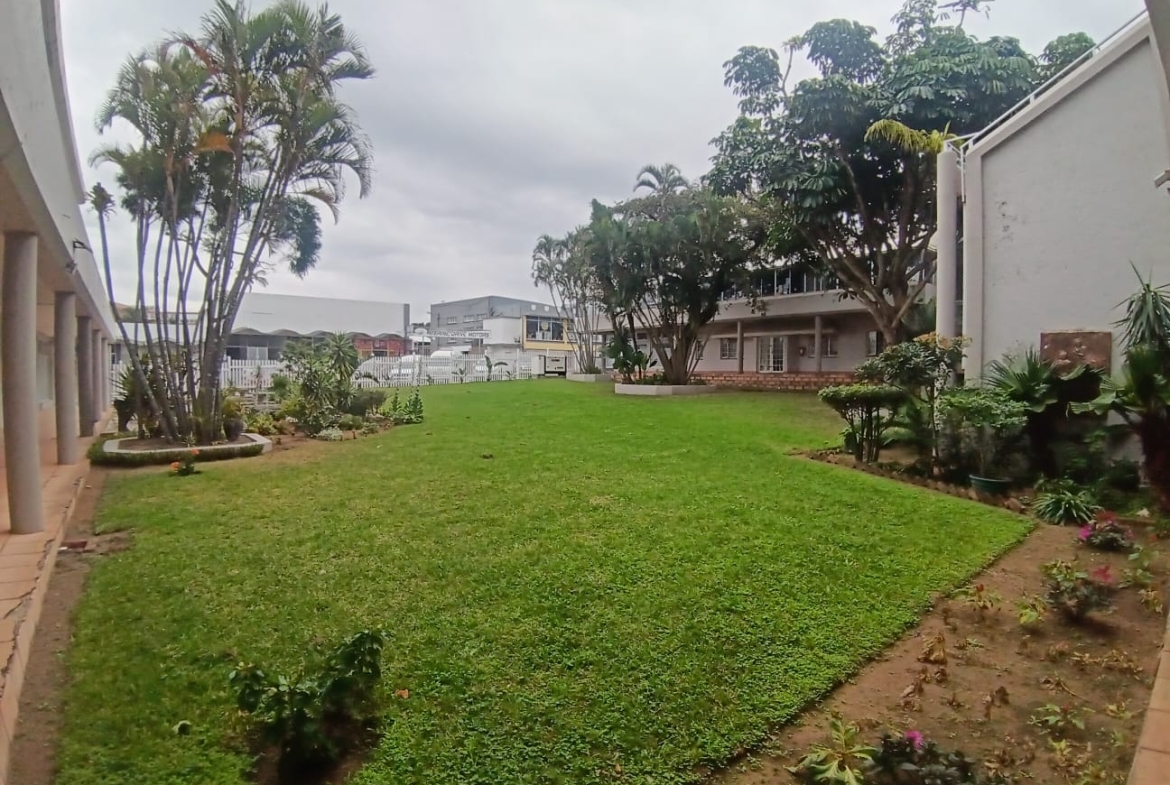2 Bedroom, 1 Bathroom, Uvongo Sea view For Sale