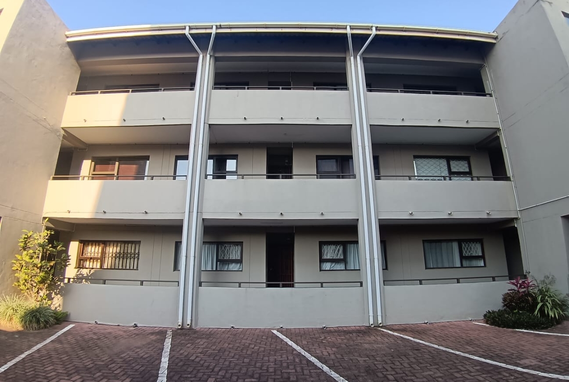 3 Bedroom, 2 Bathroom, Open plan, Uvongo sea view for Sale