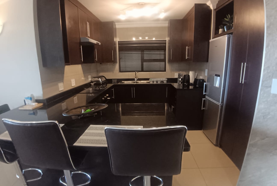 3 Bedroom, 2 Bathroom, Open plan, Uvongo sea view for Sale