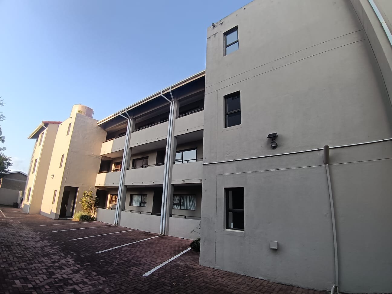 15369667 3 Bedroom, 2 Bathroom, Open plan, Uvongo sea view for Sale