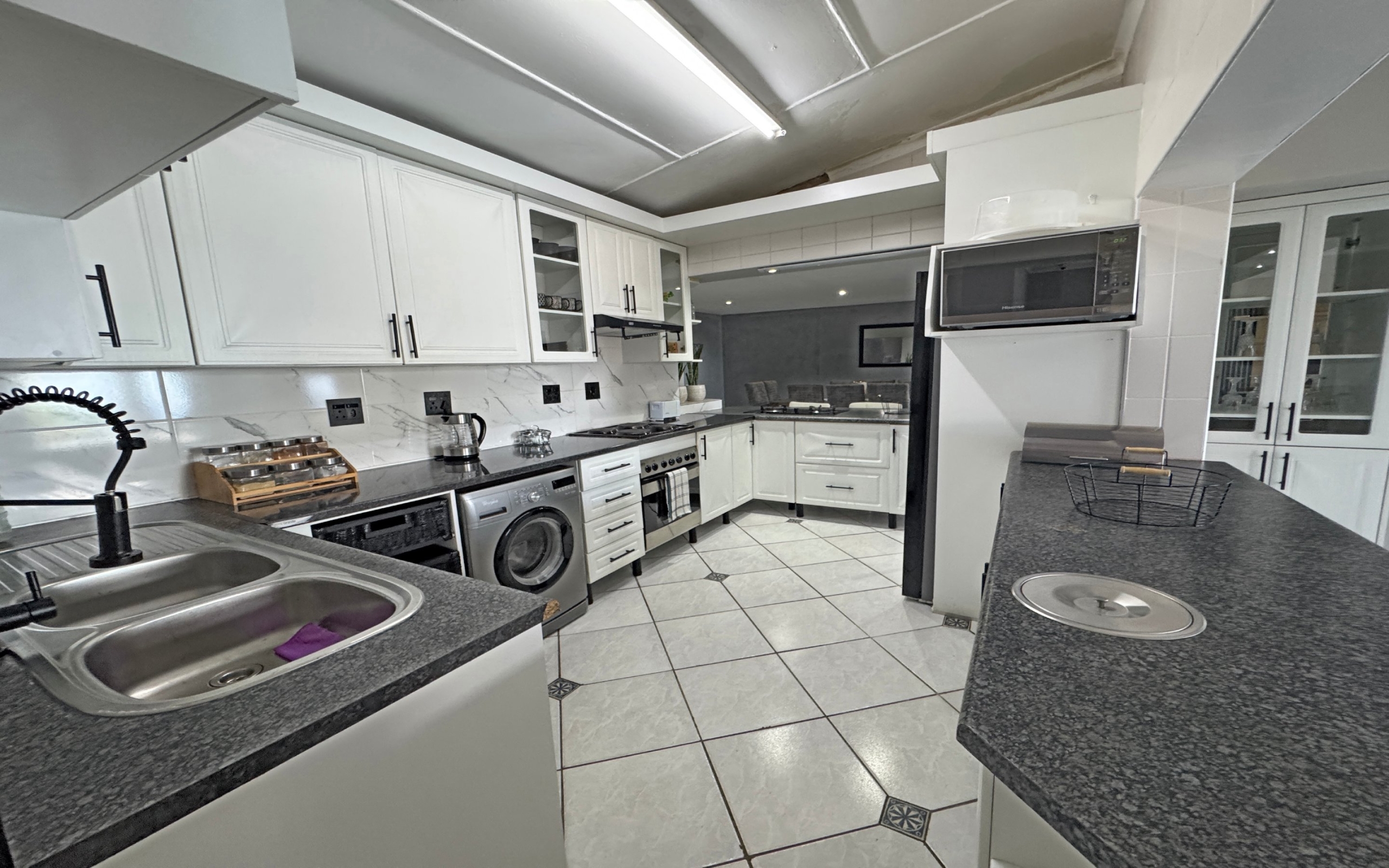 15_kitchen Grand-Scale Coastal Living with Panoramic Ocean Views – Luxury Home & Holiday Investment in Margate