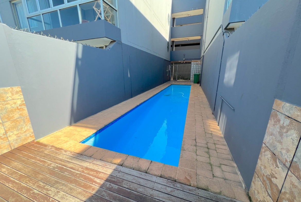 Stylish 3-bedroom Beachside Retreat with Garden, Patio and Secure-living