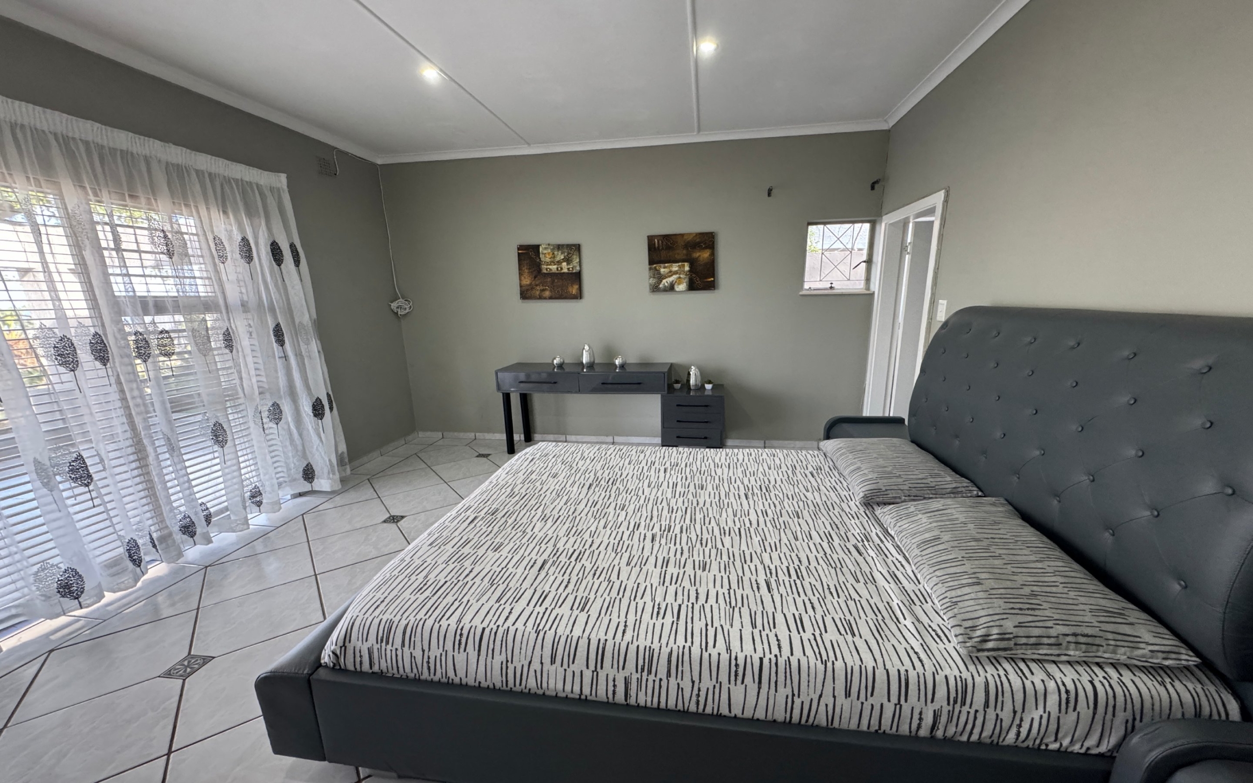 18_3rd_bedroom Grand-Scale Coastal Living with Panoramic Ocean Views – Luxury Home & Holiday Investment in Margate