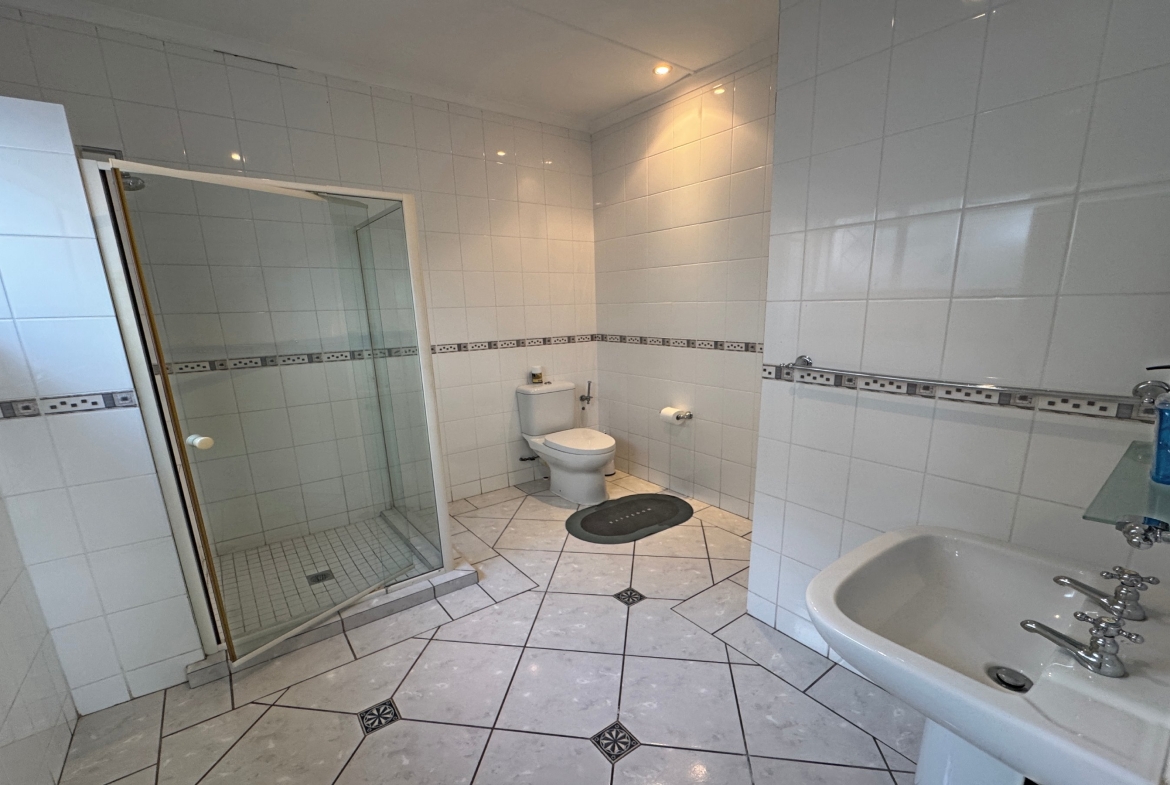 Grand-Scale Coastal Living with Panoramic Ocean Views – Luxury Home & Holiday Investment in Margate