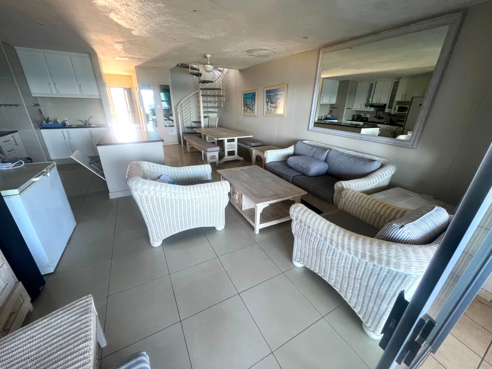2572f2c6-a123-42c7-b01e-f4a3829171b2 Spacious, Bright and Open 4 Bedroom Apartment For Sale