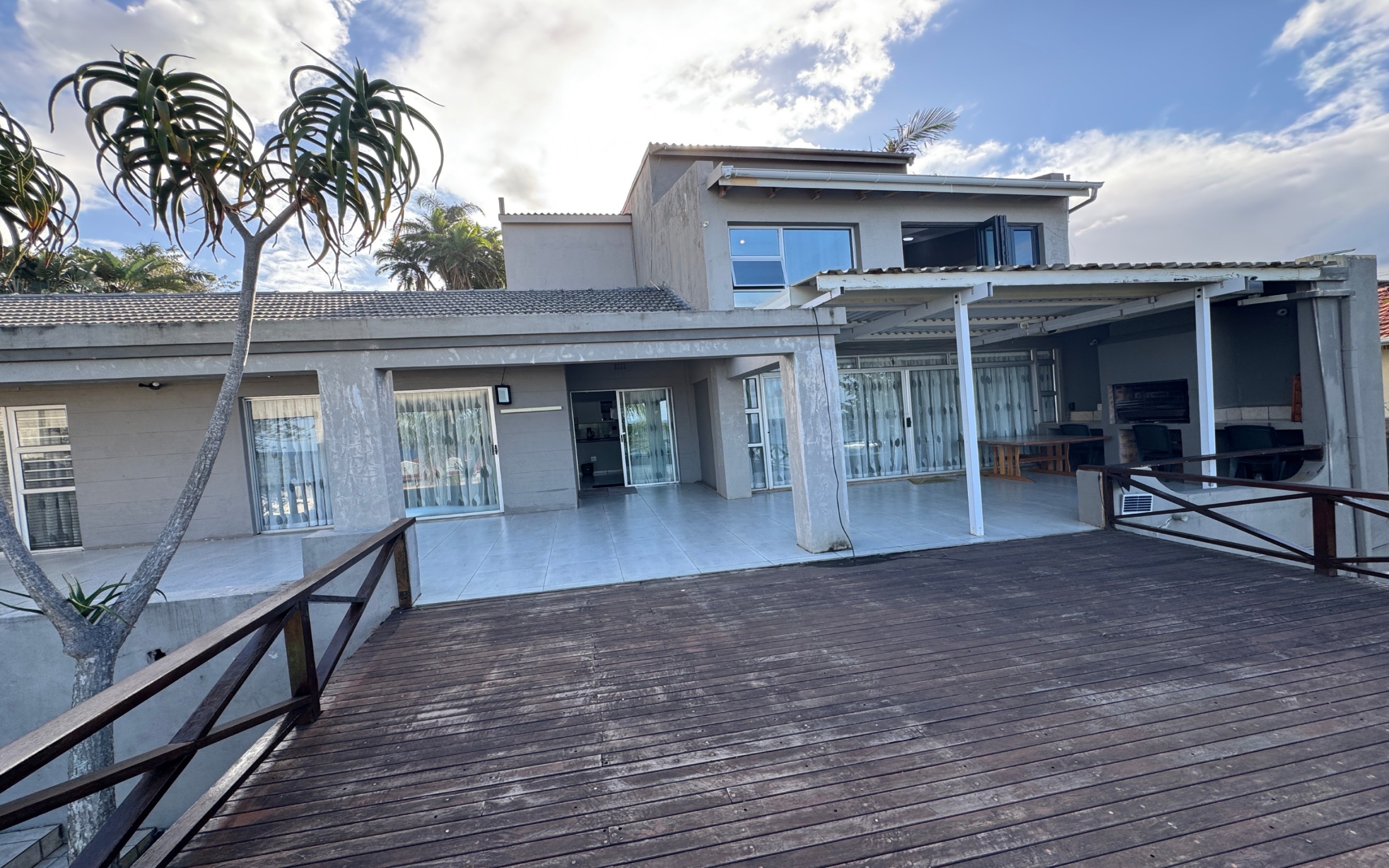 2_house_facing_on Grand-Scale Coastal Living with Panoramic Ocean Views – Luxury Home & Holiday Investment in Margate