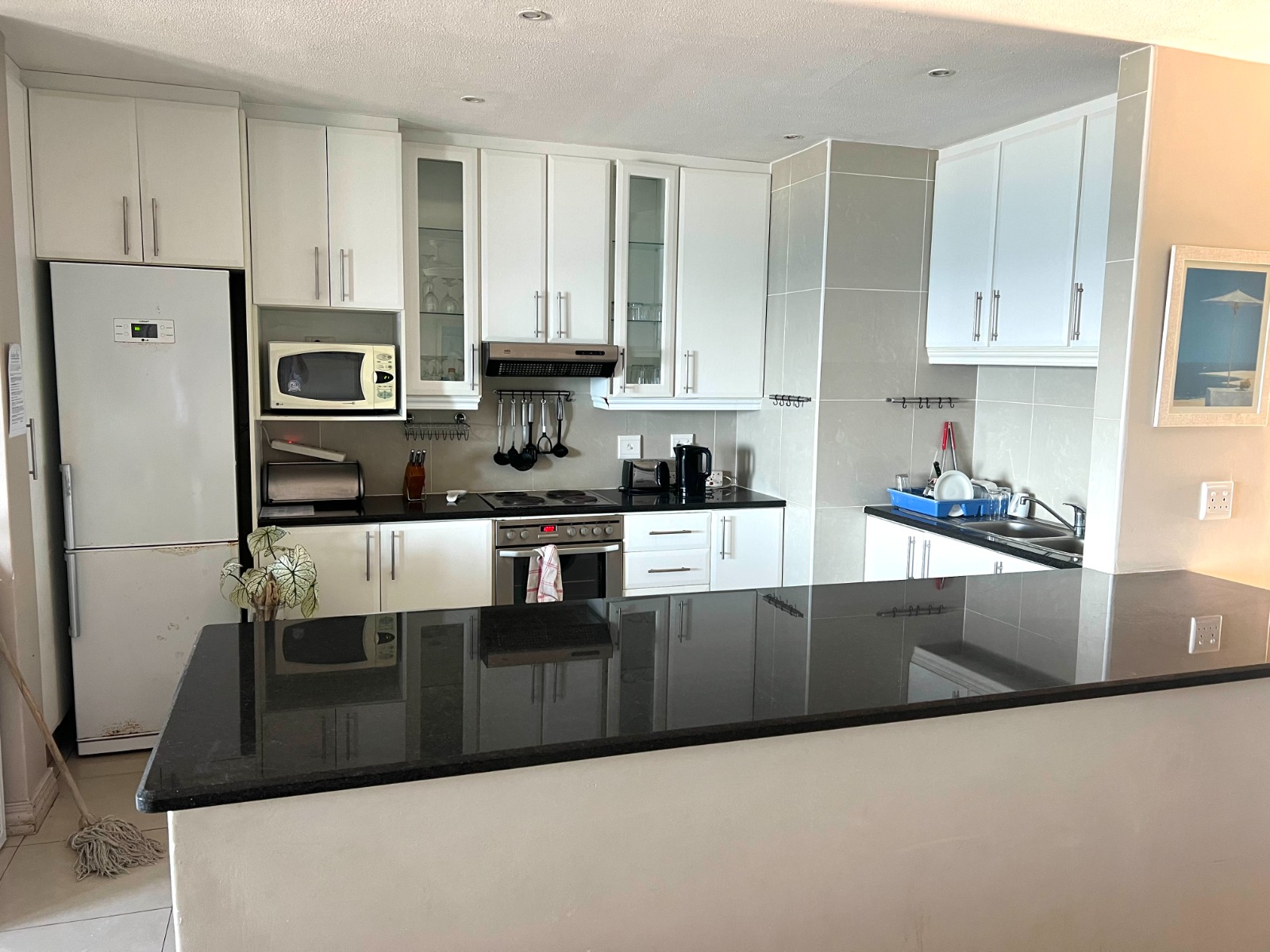 2aba224a-32d5-4680-b63e-9a17a694d903 Spacious, Bright and Open 4 Bedroom Apartment For Sale