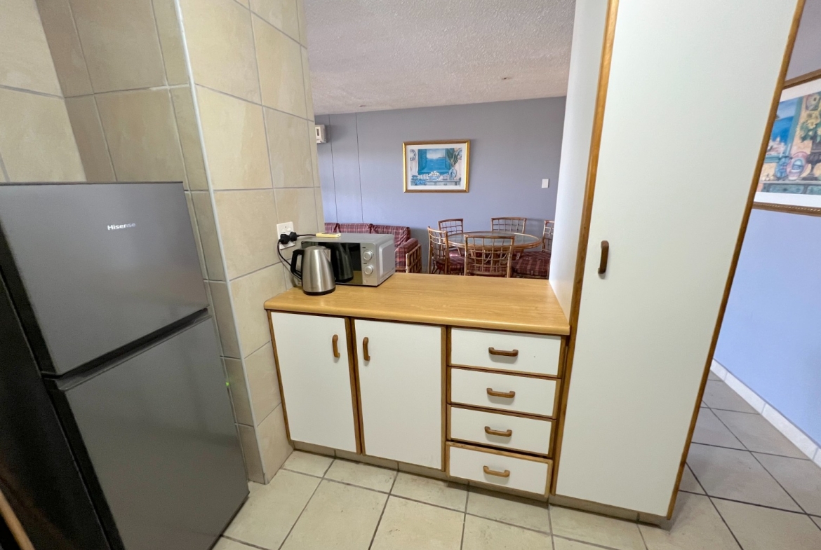 Stylish 3-bedroom Beachside Retreat with Garden, Patio and Secure-living