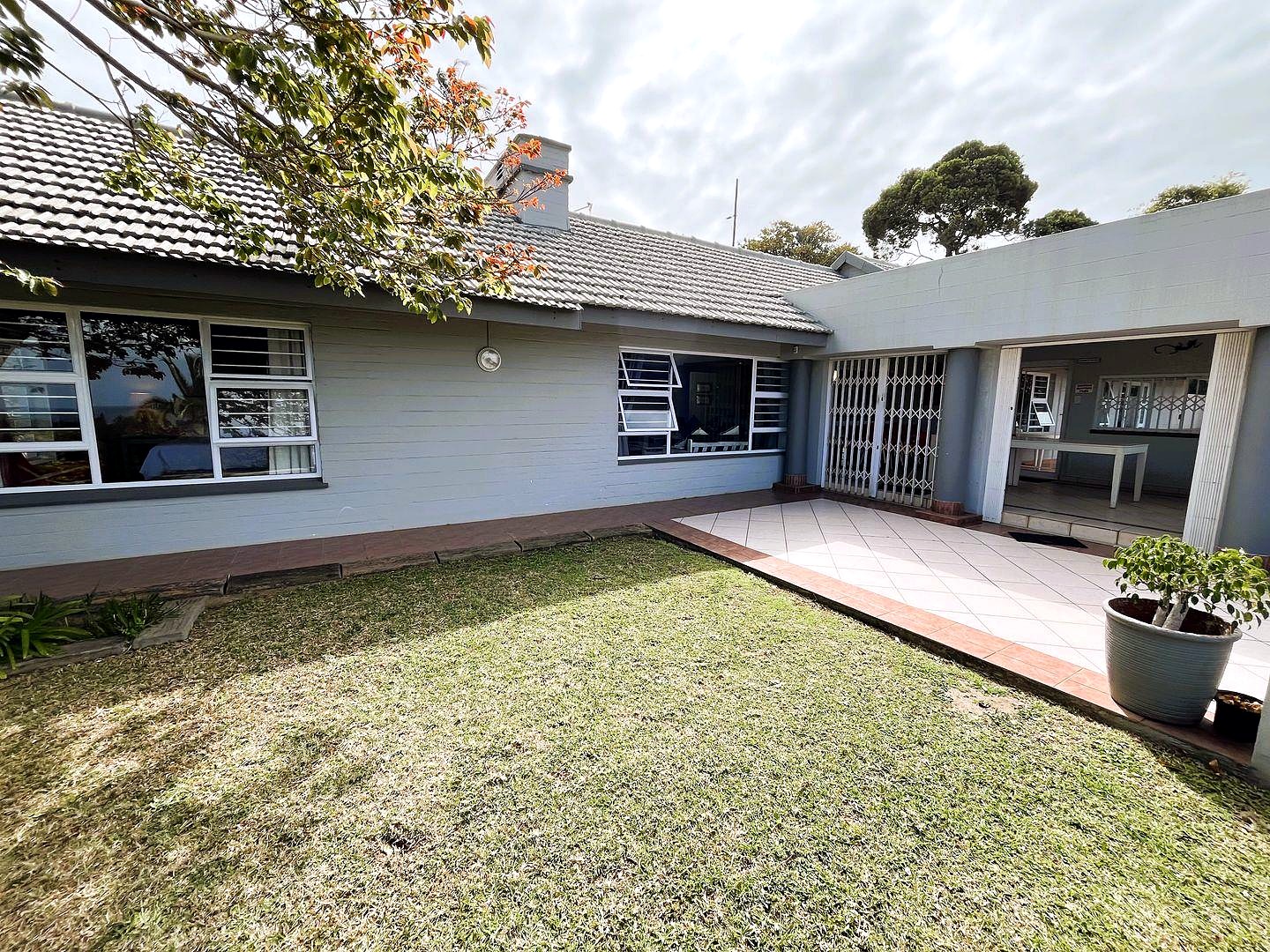 342544146 Seaside Elegance: Discover Your Dream Coastal Retreat with Breathtaking Views