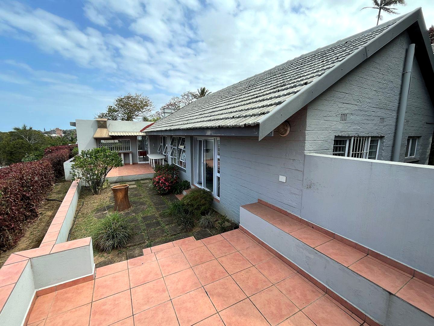 342544147 Seaside Elegance: Discover Your Dream Coastal Retreat with Breathtaking Views