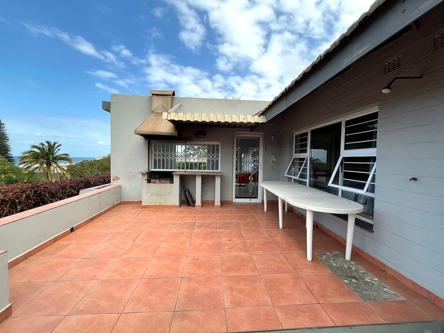 342544150 Seaside Elegance: Discover Your Dream Coastal Retreat with Breathtaking Views