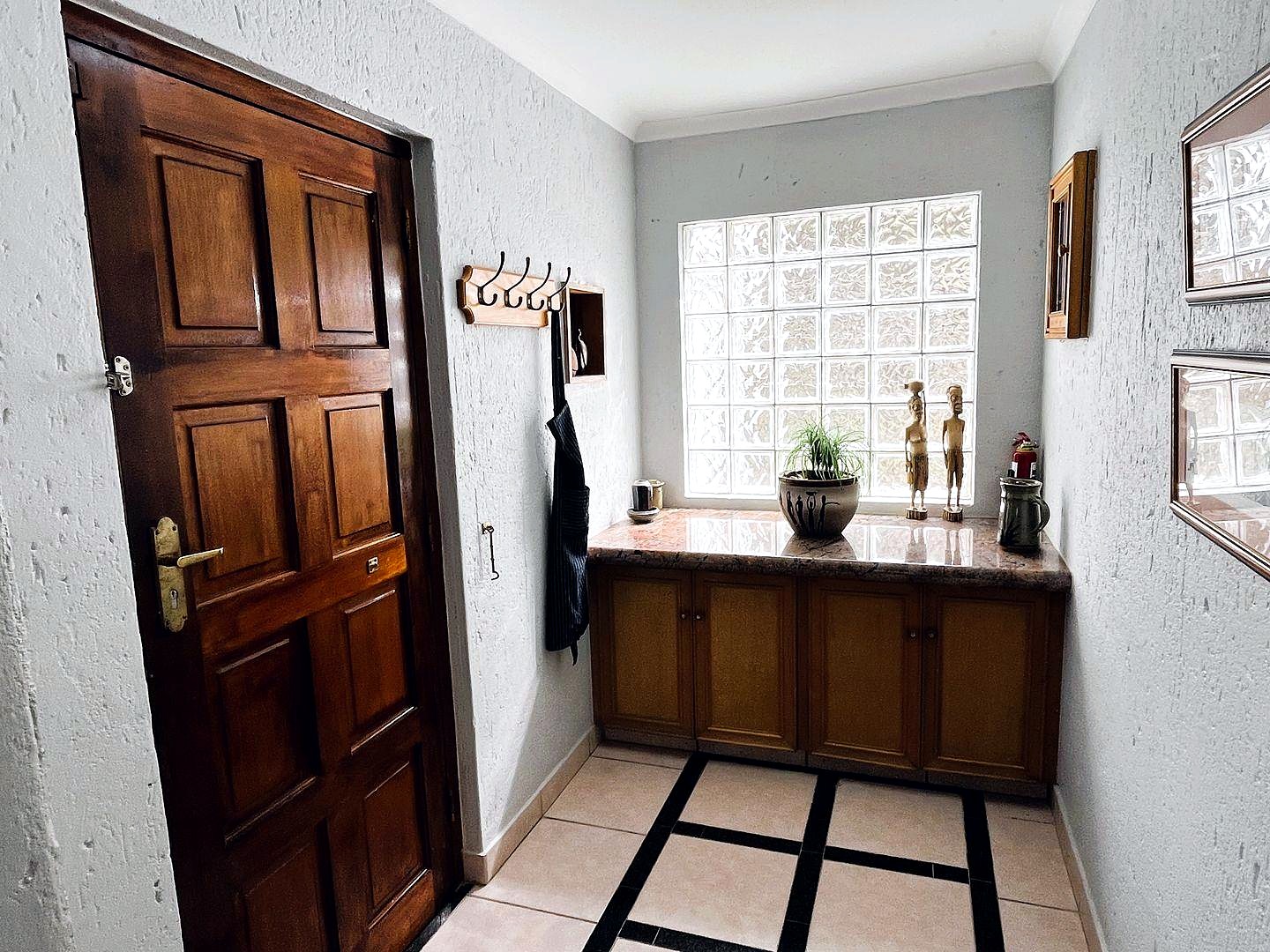 342544152 Seaside Elegance: Discover Your Dream Coastal Retreat with Breathtaking Views