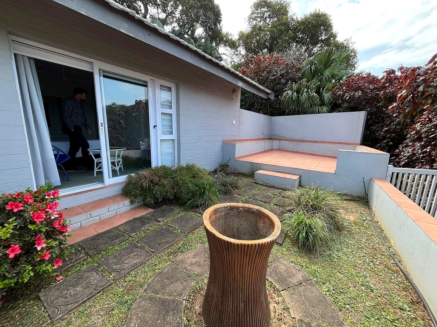 342544161 Seaside Elegance: Discover Your Dream Coastal Retreat with Breathtaking Views