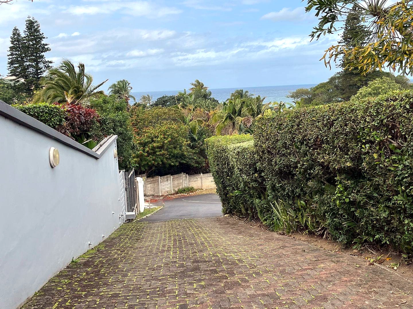 342544187 Seaside Elegance: Discover Your Dream Coastal Retreat with Breathtaking Views