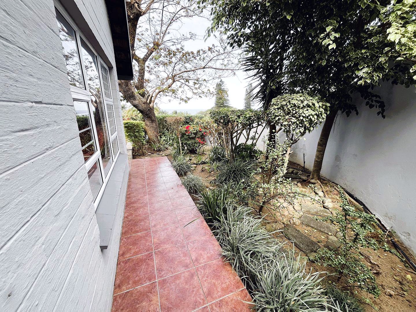 342544190 Seaside Elegance: Discover Your Dream Coastal Retreat with Breathtaking Views