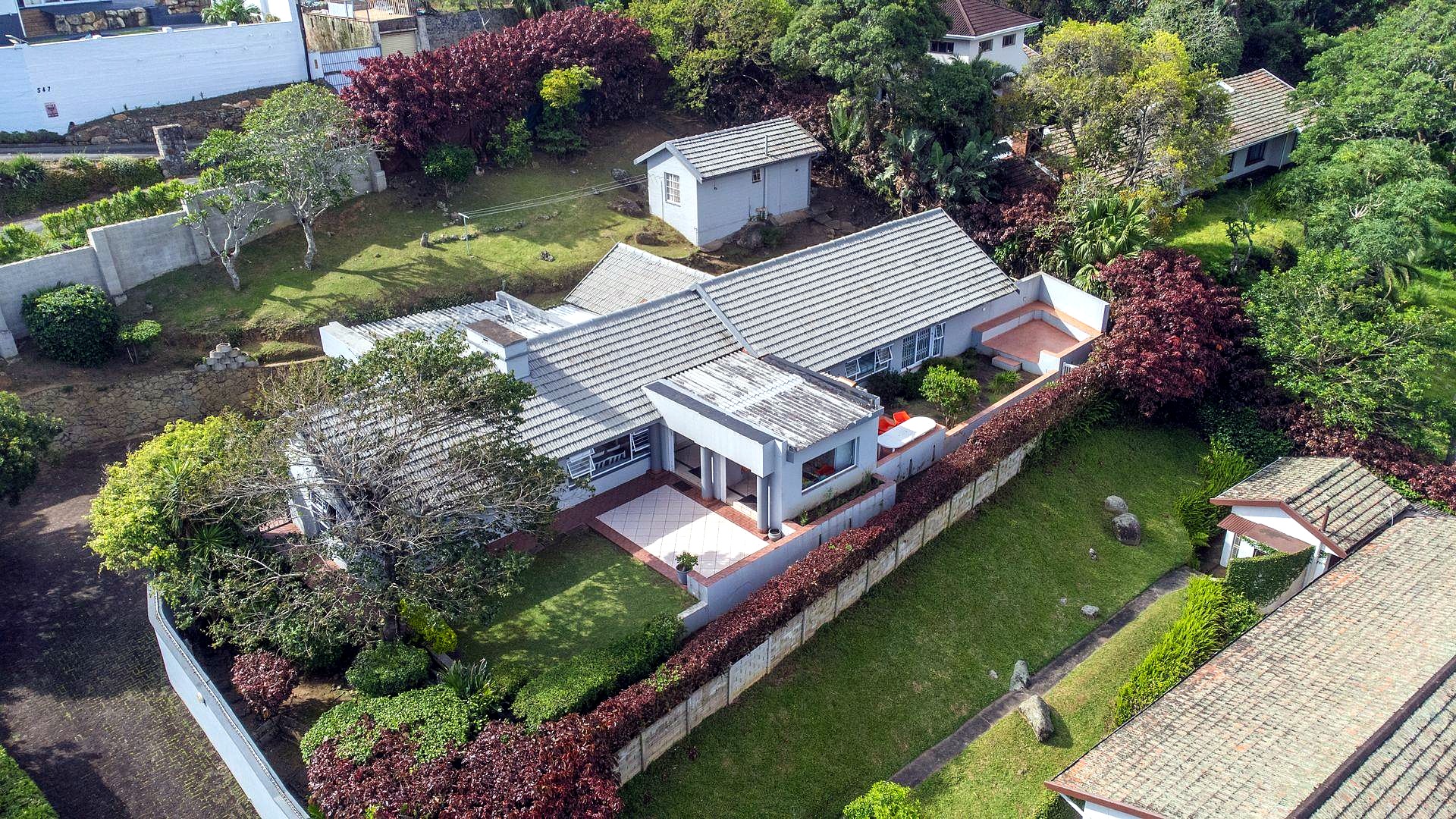 348228723 Seaside Elegance: Discover Your Dream Coastal Retreat with Breathtaking Views