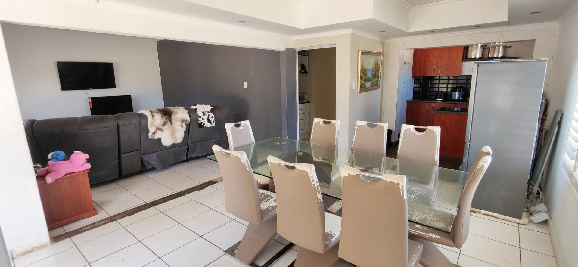 385485110 3 Bedroom Townhouse for Sale in Margate