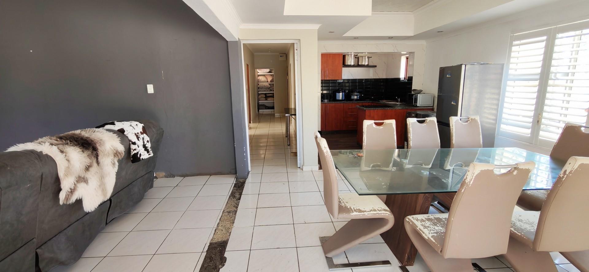 385485115 3 Bedroom Townhouse for Sale in Margate
