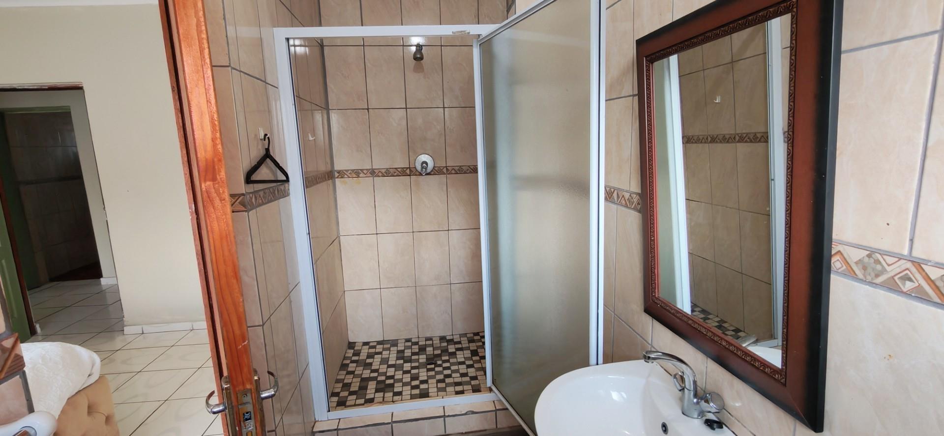 385485119 3 Bedroom Townhouse for Sale in Margate