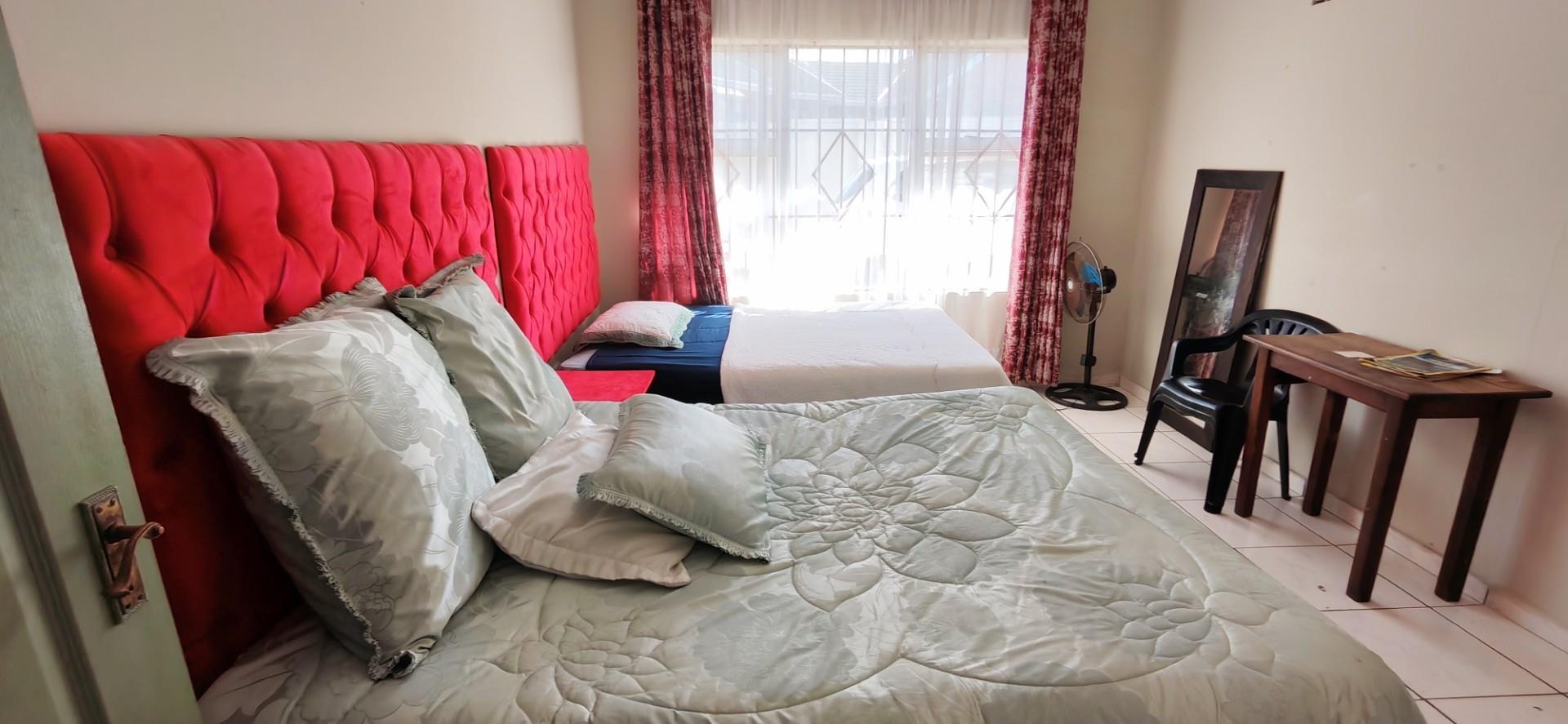 385485121 3 Bedroom Townhouse for Sale in Margate