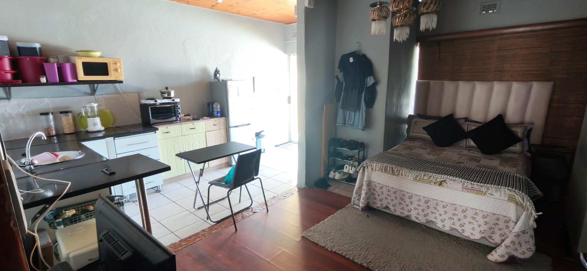 385485137 3 Bedroom Townhouse for Sale in Margate
