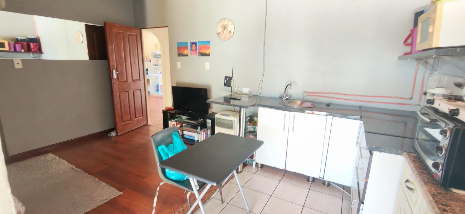 385485139 3 Bedroom Townhouse for Sale in Margate