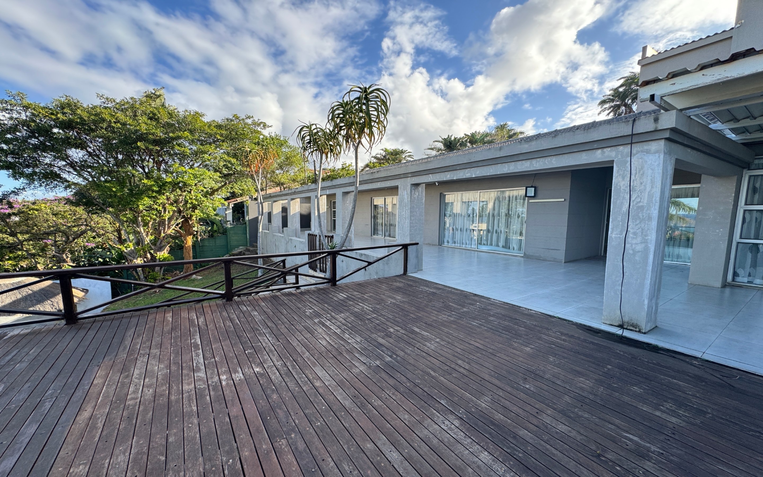 4_house_facing_on Grand-Scale Coastal Living with Panoramic Ocean Views – Luxury Home & Holiday Investment in Margate