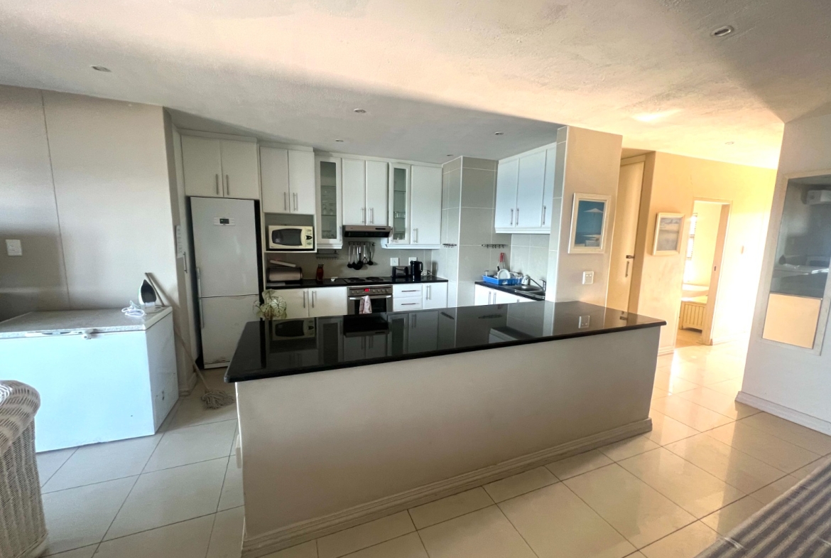 Spacious, Bright and Open 4 Bedroom Apartment For Sale