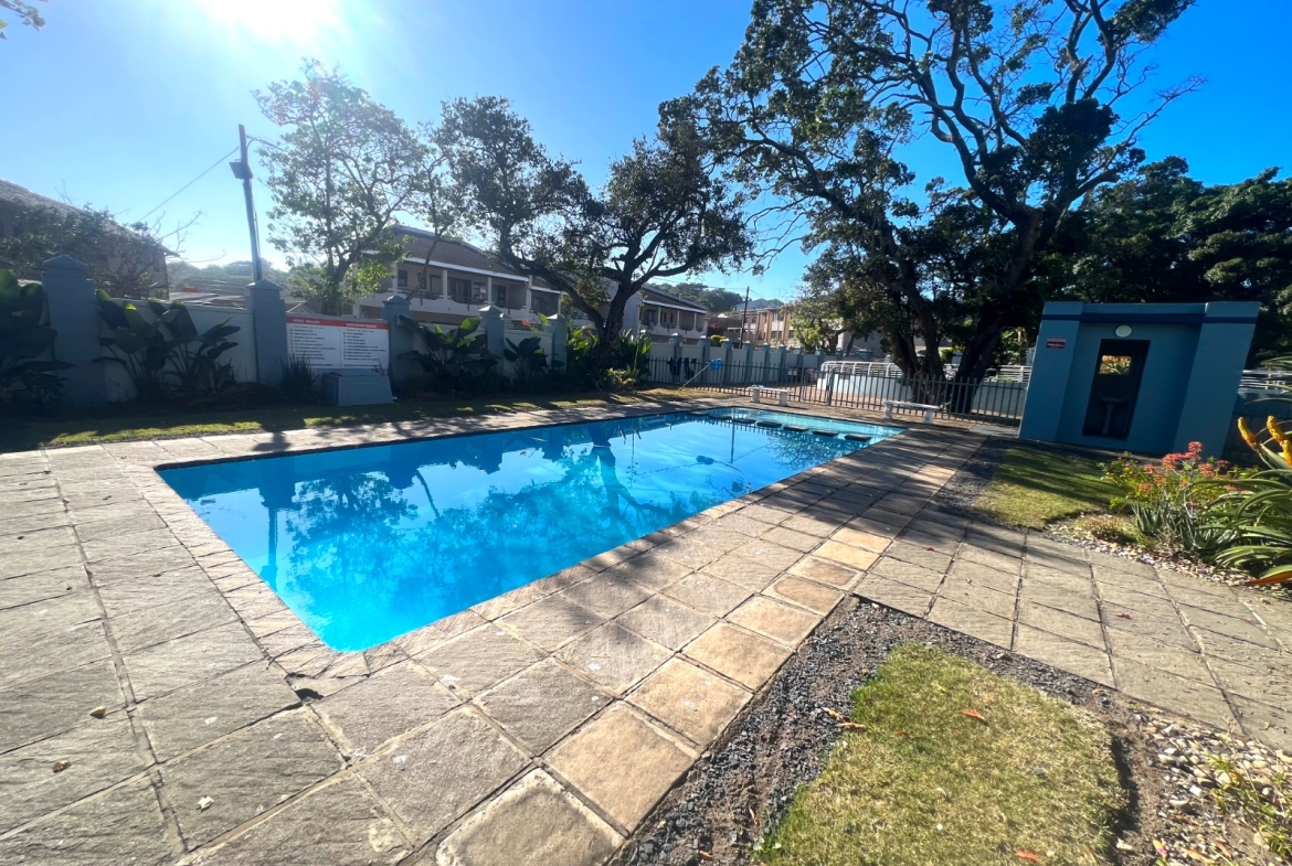 Spacious, Bright and Open 4 Bedroom Apartment For Sale