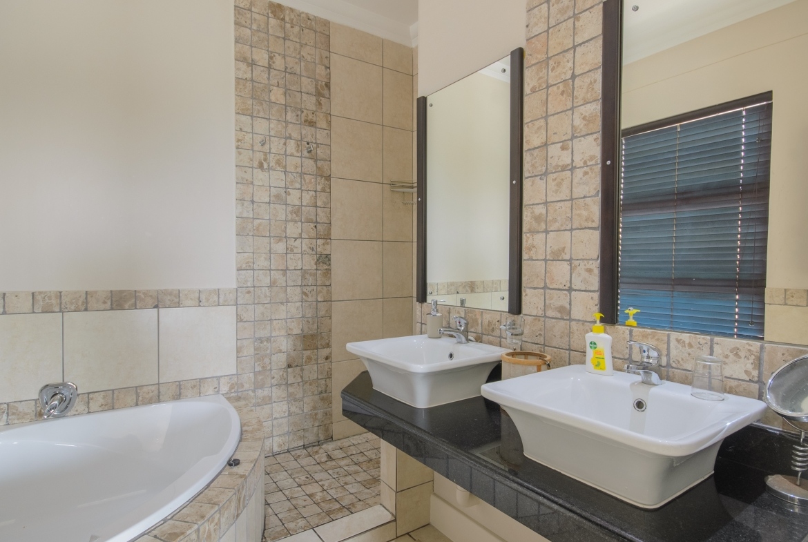 180° Sea Views | Spacious 4-Bedroom Apartment | Sole Mandate