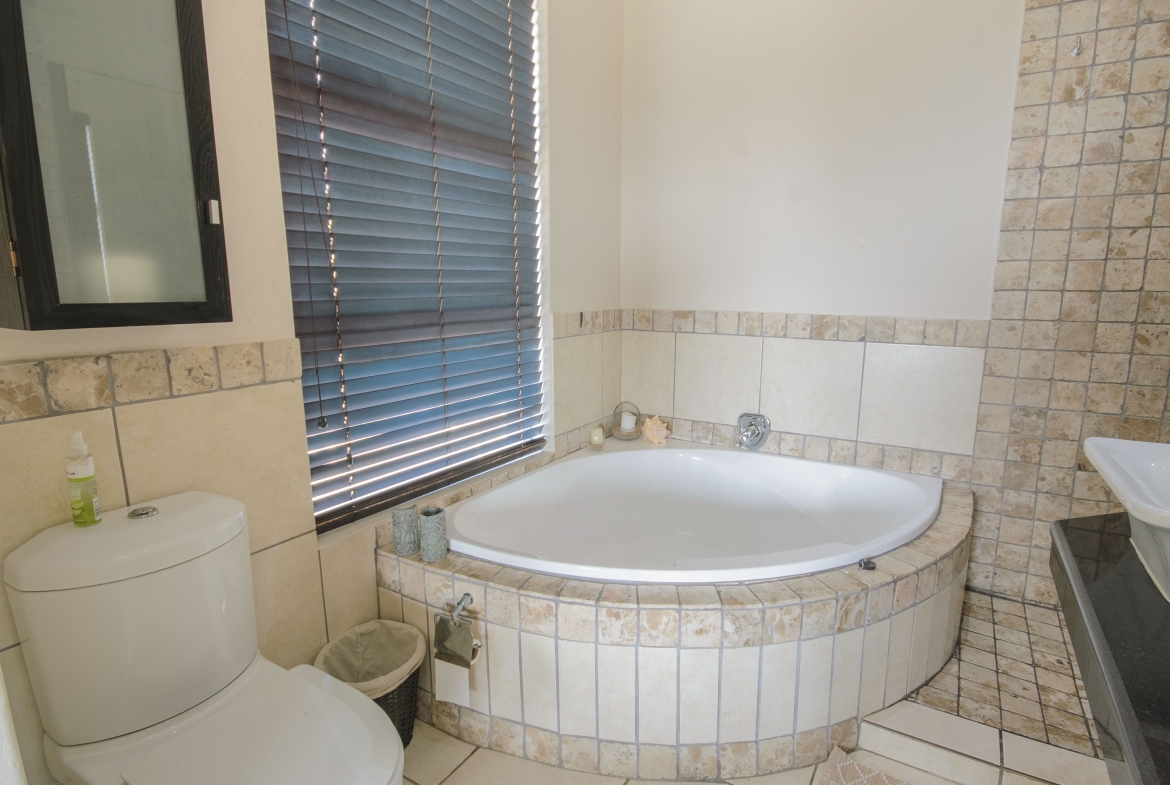 180° Sea Views | Spacious 4-Bedroom Apartment | Sole Mandate