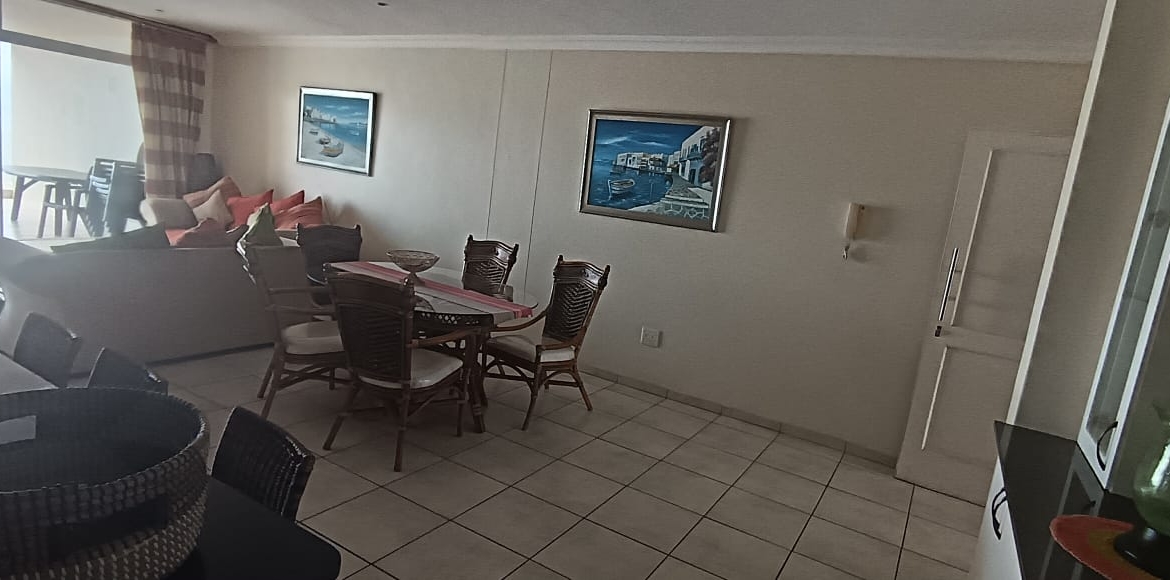 Oceanfront Living: 3-Bedroom Apartment with Panoramic Sea Views in Margate